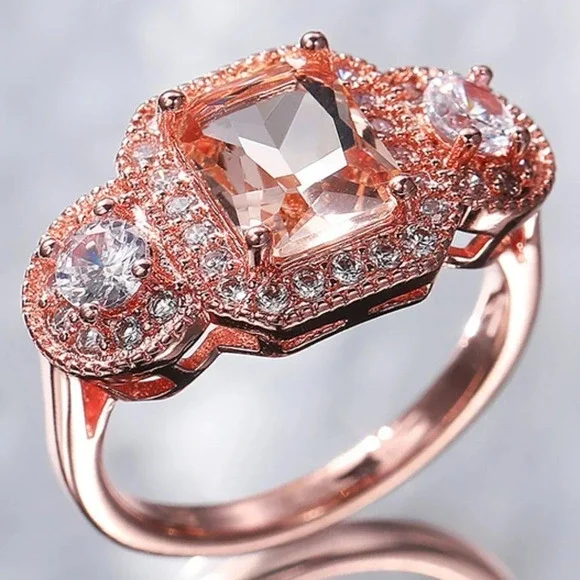 ▶Novel Radiant Cut Shiny CZ Rose Gold Plated Beautiful Ring for Women, L057